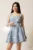 Rochie scurta bleu in clos cu model floral 3D si curea in talie